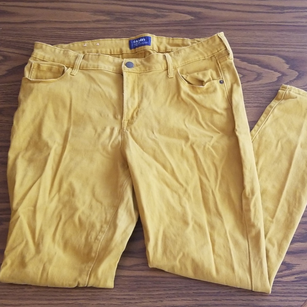 Old Navy mustard skinny pants